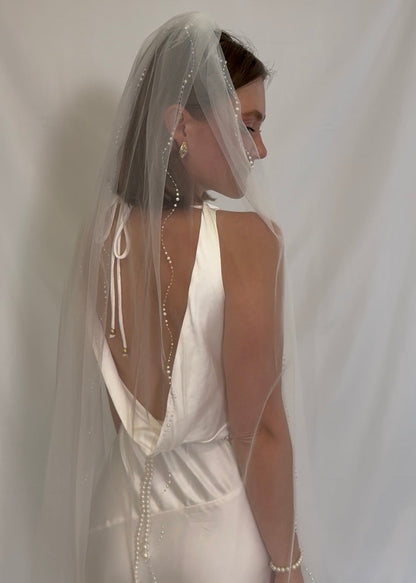 Pearl Noir Veil