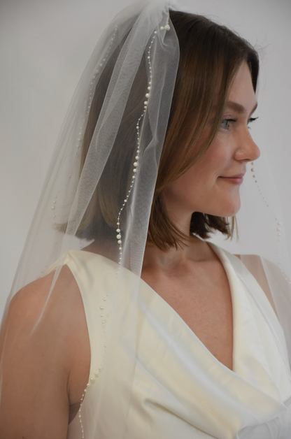 Pearl Noir Veil
