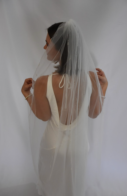Pearl Noir Veil