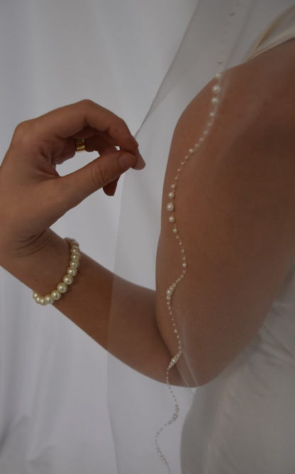 Pearl Noir Veil